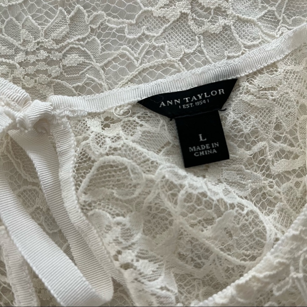 Ann Taylor Off White Tiered Lace Sleeveless Top - Picture 11 of 12